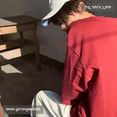 卢鸣革